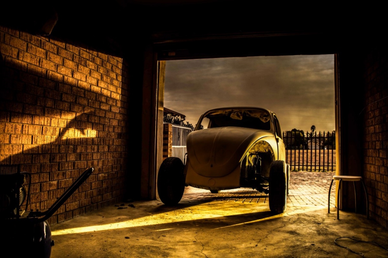 carrosserie-BEAUSOLEIL-min_car_garage_volkswagen_sunset_vw_beetle-81658